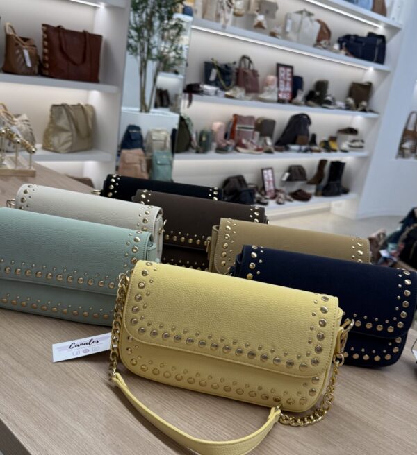 Alternative view of Bolso Marian Tachas