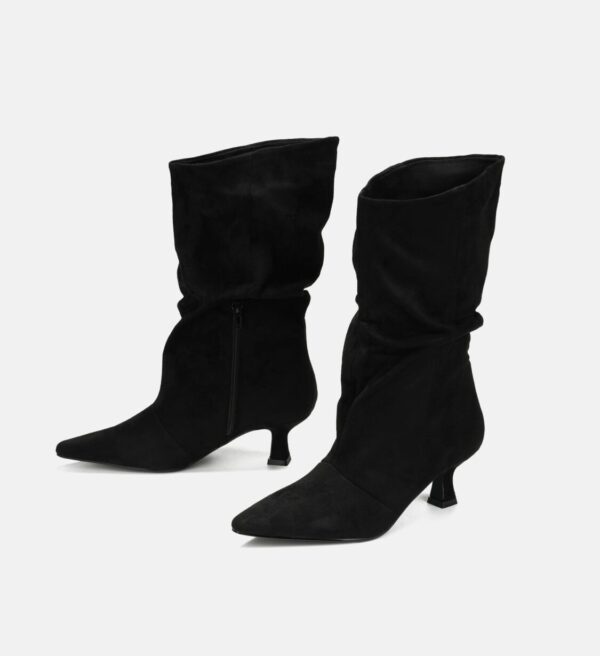 Alternative view of Bota Doa Negra
